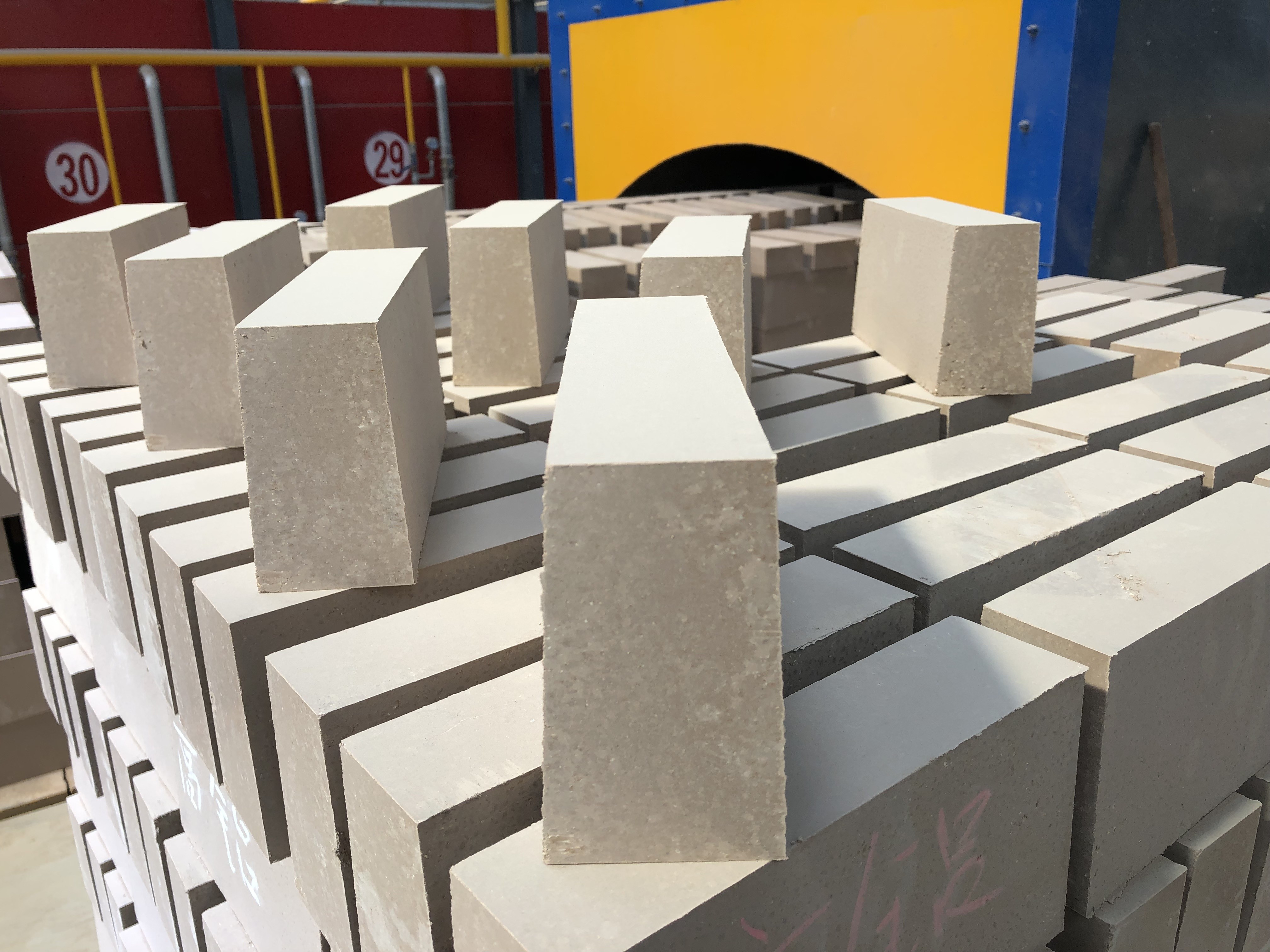 Erosion Resistance High Alumina Fire Bricks High Softening Under Load And Resistance