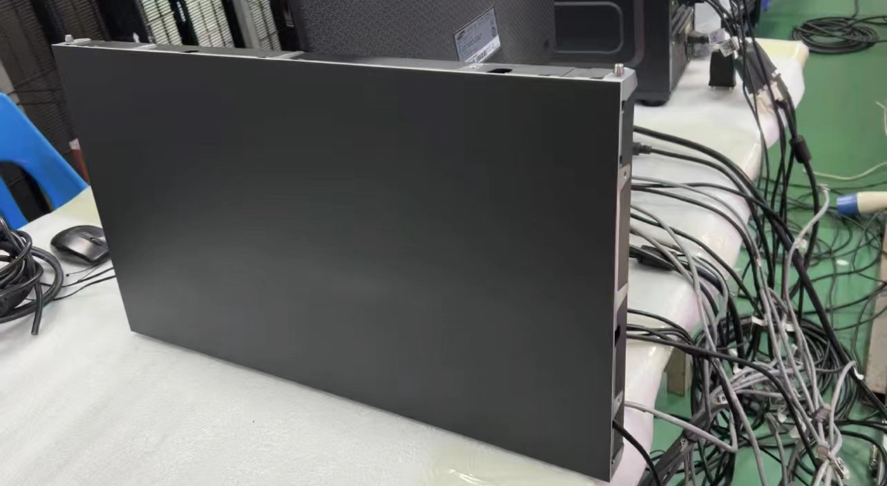 P1.25mm COB Indoor LED Video Wall for Micron-Level Distance Between LED Beads with COB Small-Pitch LED and Advanced Control Technology