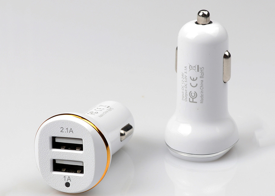 Dual USB Output Car Charger Adapter 5V 3.1A PC Material Over Temperature Protection
