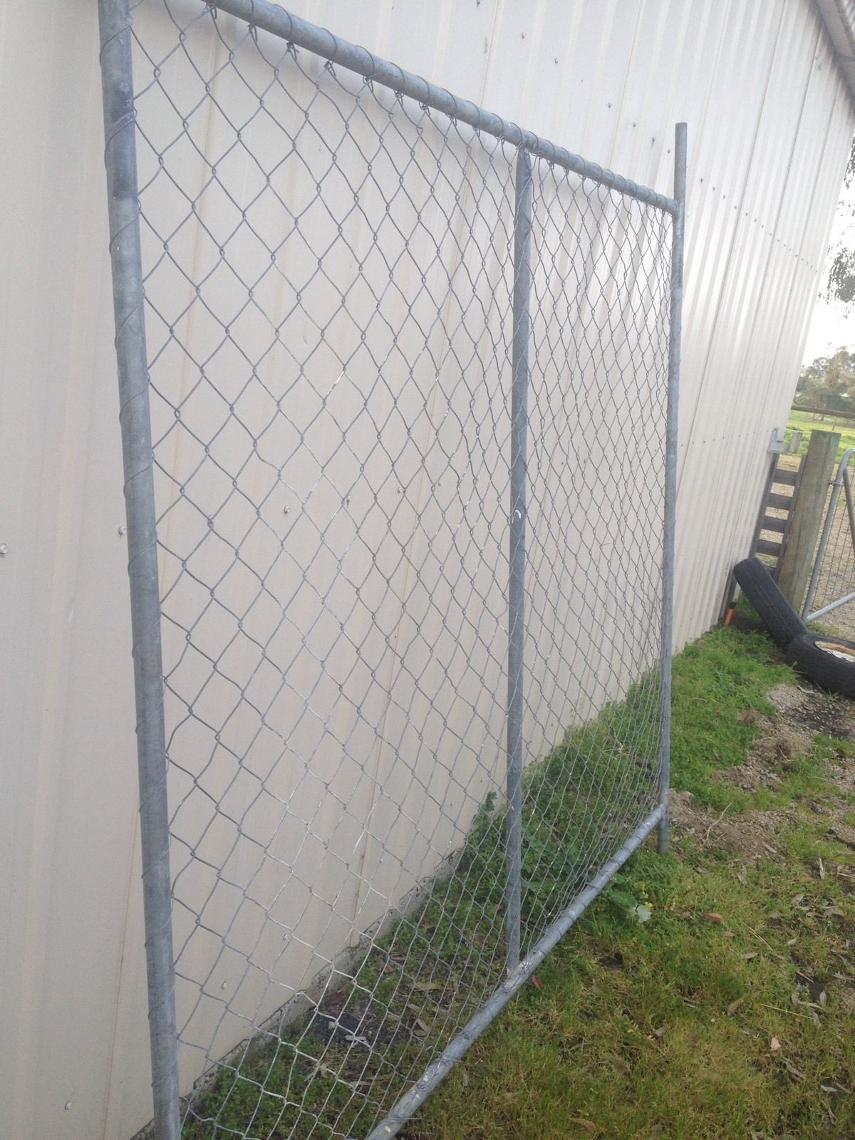 Darwin Cyclone Wire Temporary Fencing ,Chain link wire Temp Fence for sale 2100mm x 2500mm width mesh 50mm x 50mm