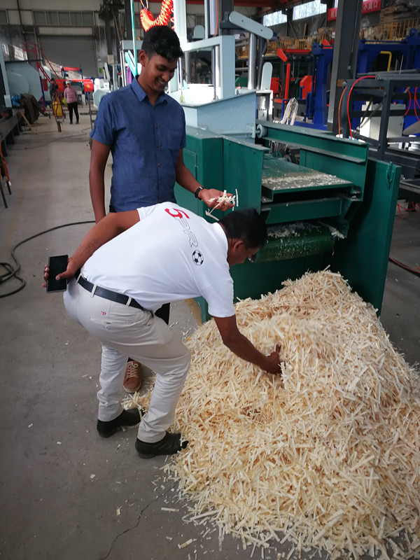 Pet animals used Wood Shaving Machine, Shavings Making Machine for poultry farms