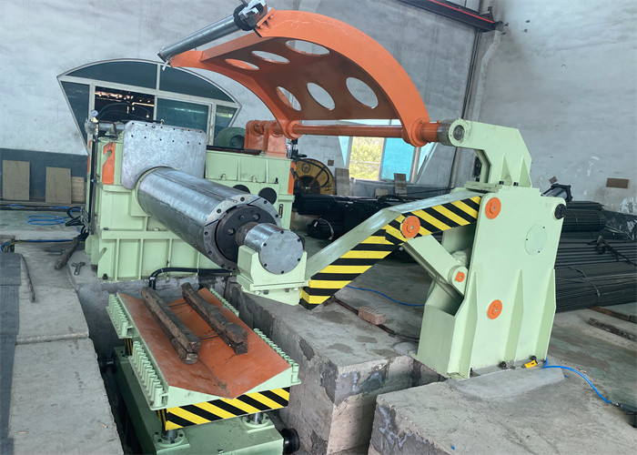Light Gauge Precision Automatic Steel Sheet Slitting Line 0.3-3 X 1300