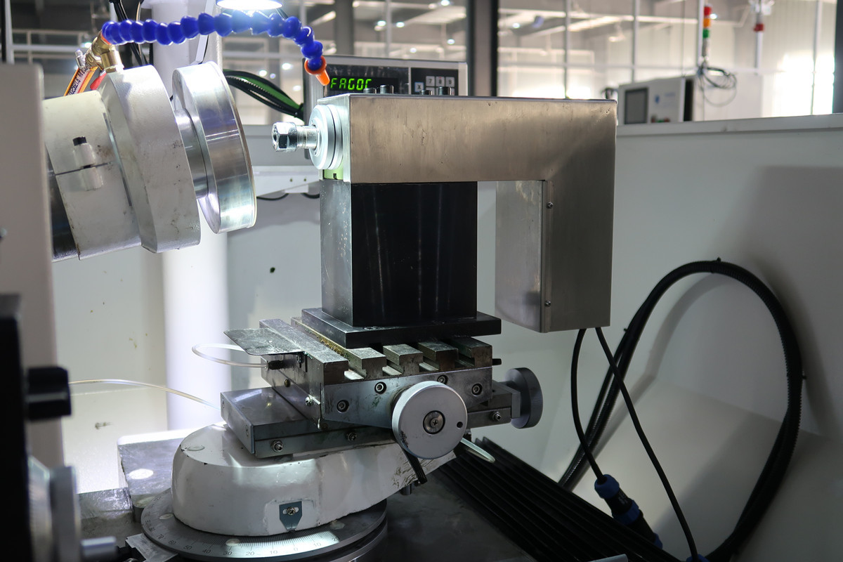Automatic CNC Grinding Machine 450N Pressure For PCD / PCBN Tools