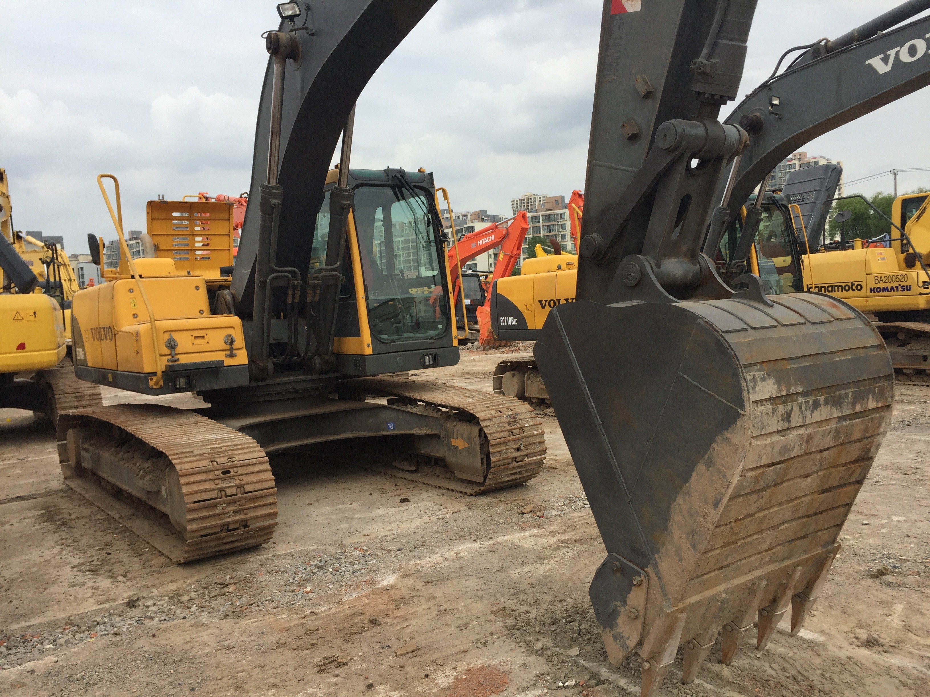 Volvo EC210BLC EX200 SK200 Used Cheap Price Good Condition Crawler Digger Excavator