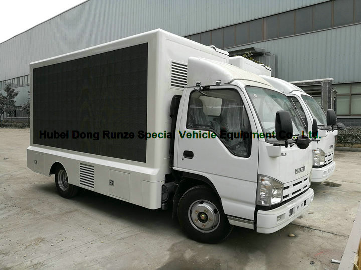 ISUZU LED Display Mobile Advertising Trucks , Full Color LED Screen Truck