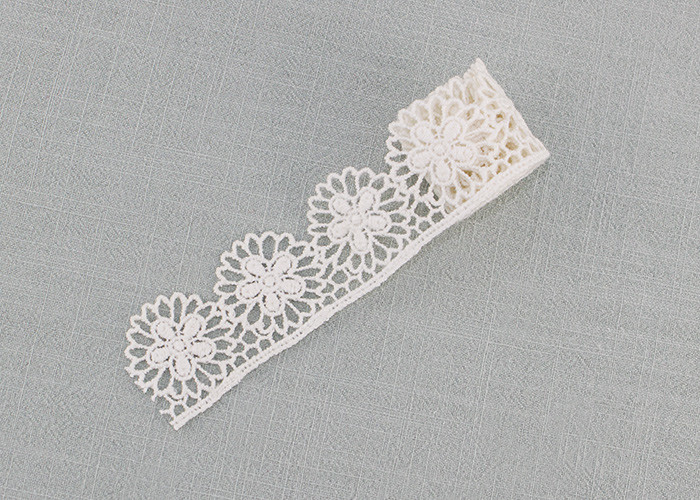 Floral Venice Lace Trims , Vintage White Embroidered Lace Trim For Bridal Dresses