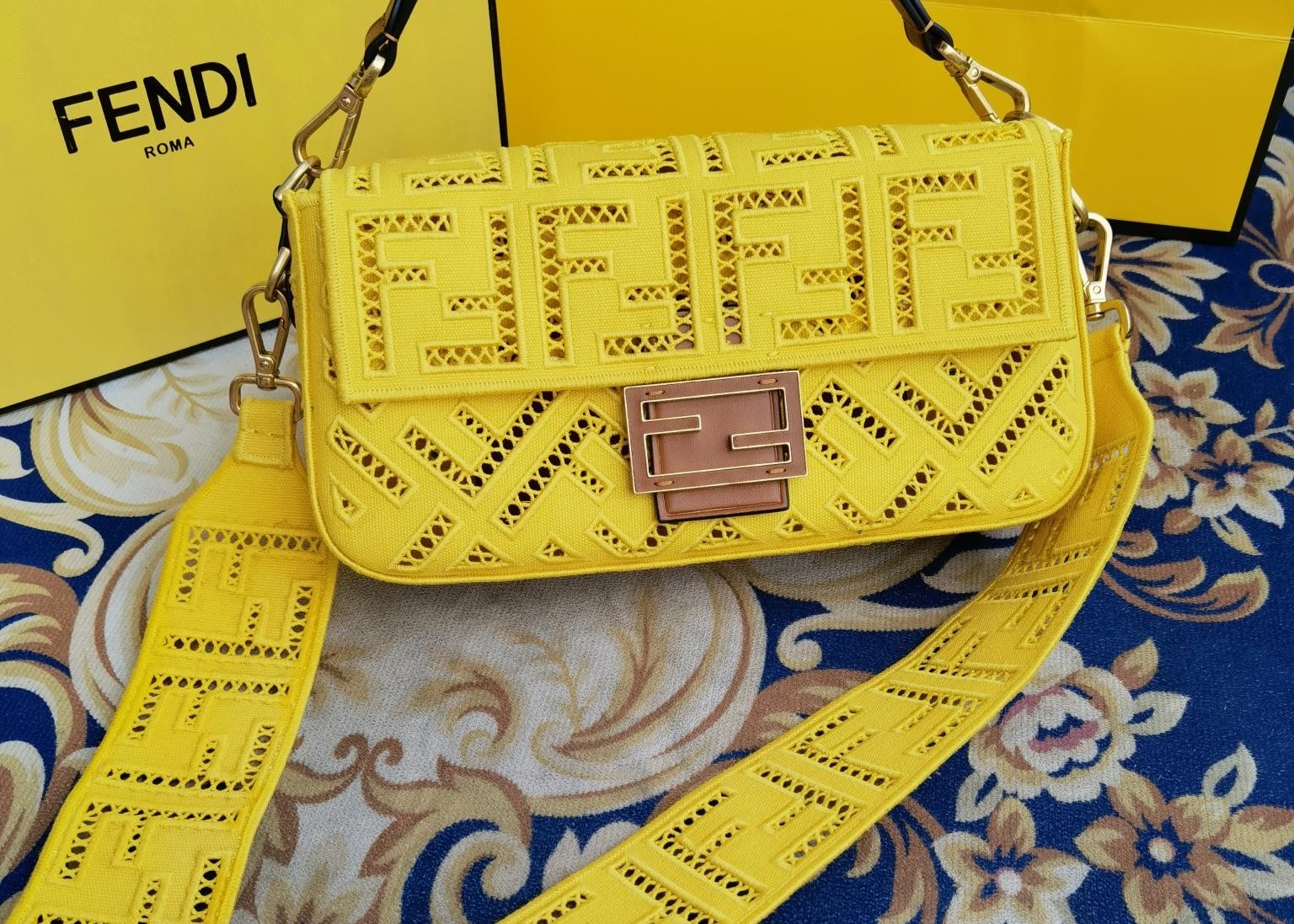 Newest Baguette Bag Embroidery Series Cross-Body Bag F Letters Pattern Embroidered Straps Bag
