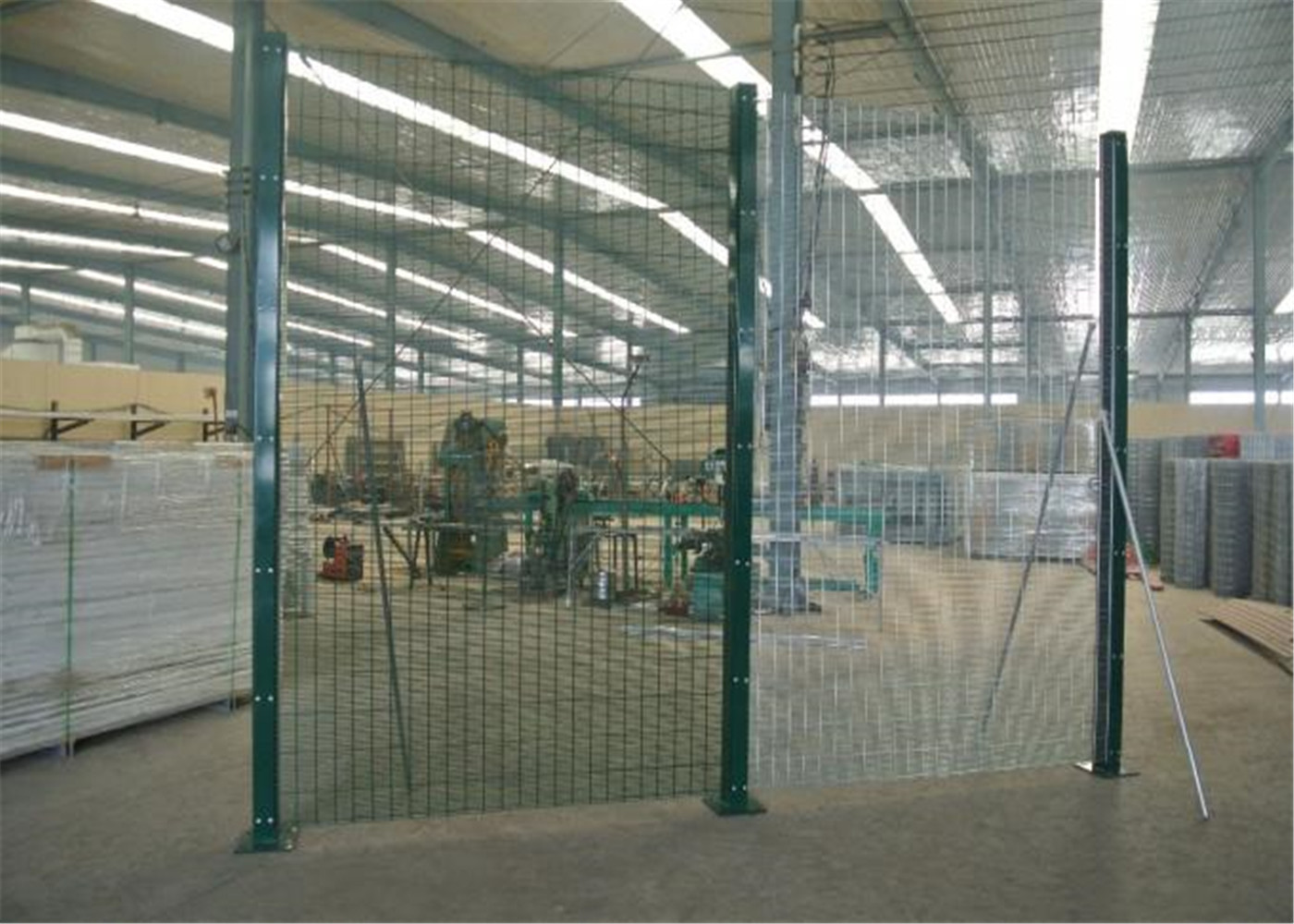 ClearVu Fencing /358 Security Fencing Panels Mesh 12.70mm x 76.2mm Diameter 4.00mm HDG powder coated