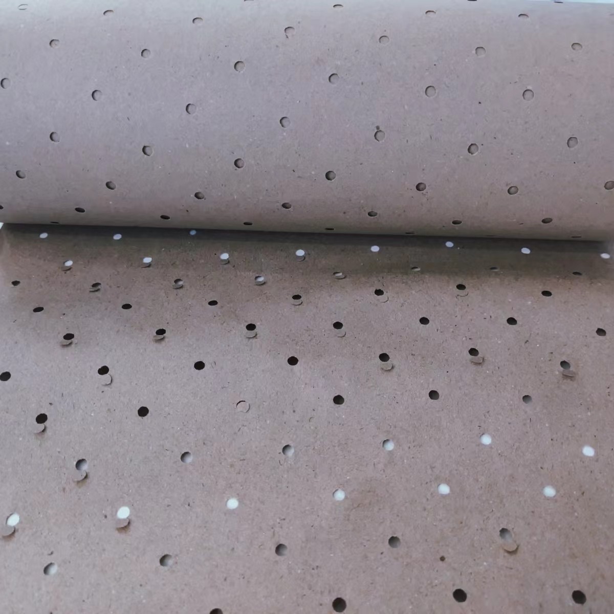 Recycled Perforated Kraft Paper Wood Pulp 60gsm Brown Wrapping Roll