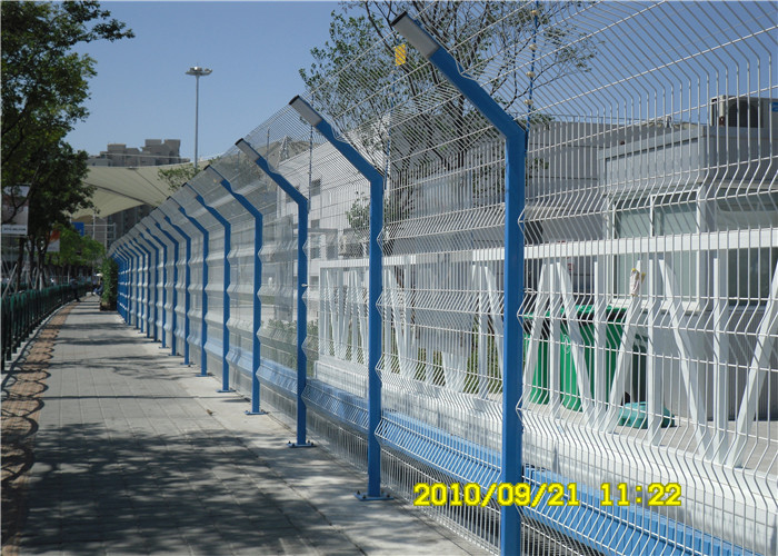 1mm-2.2m Height 3D Welded Wire Fence V Mesh Fencing Panels