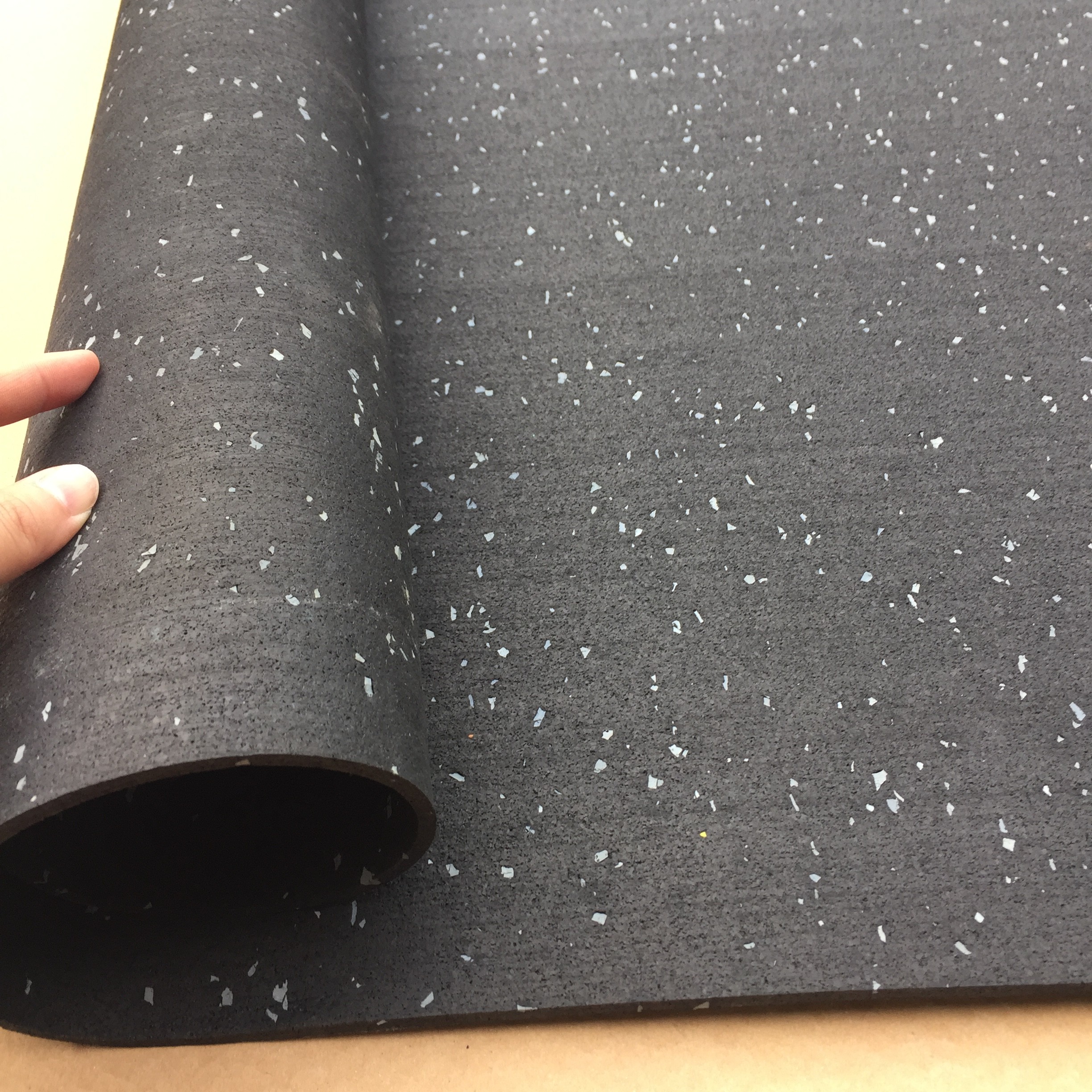 Gym Rubber Sports Flooring , Epdm Rubber Flooring Eco - Friendly