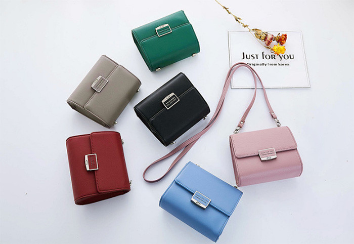 Classy Women Mini Chain Shoulder Bag Pu Leather Material 16 * 12 * 7cm With Buckle