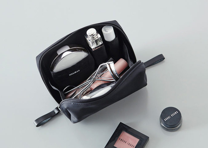 Portable Travel Organizer Pouch / Toiletry Cosmetic Bag For Lady Makeup