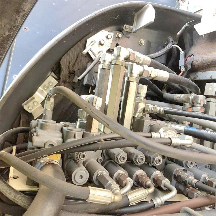 Kubota KX165 Excavator 6 Ton Mini Original Hydraulic Valve Good Condition in Shanghai