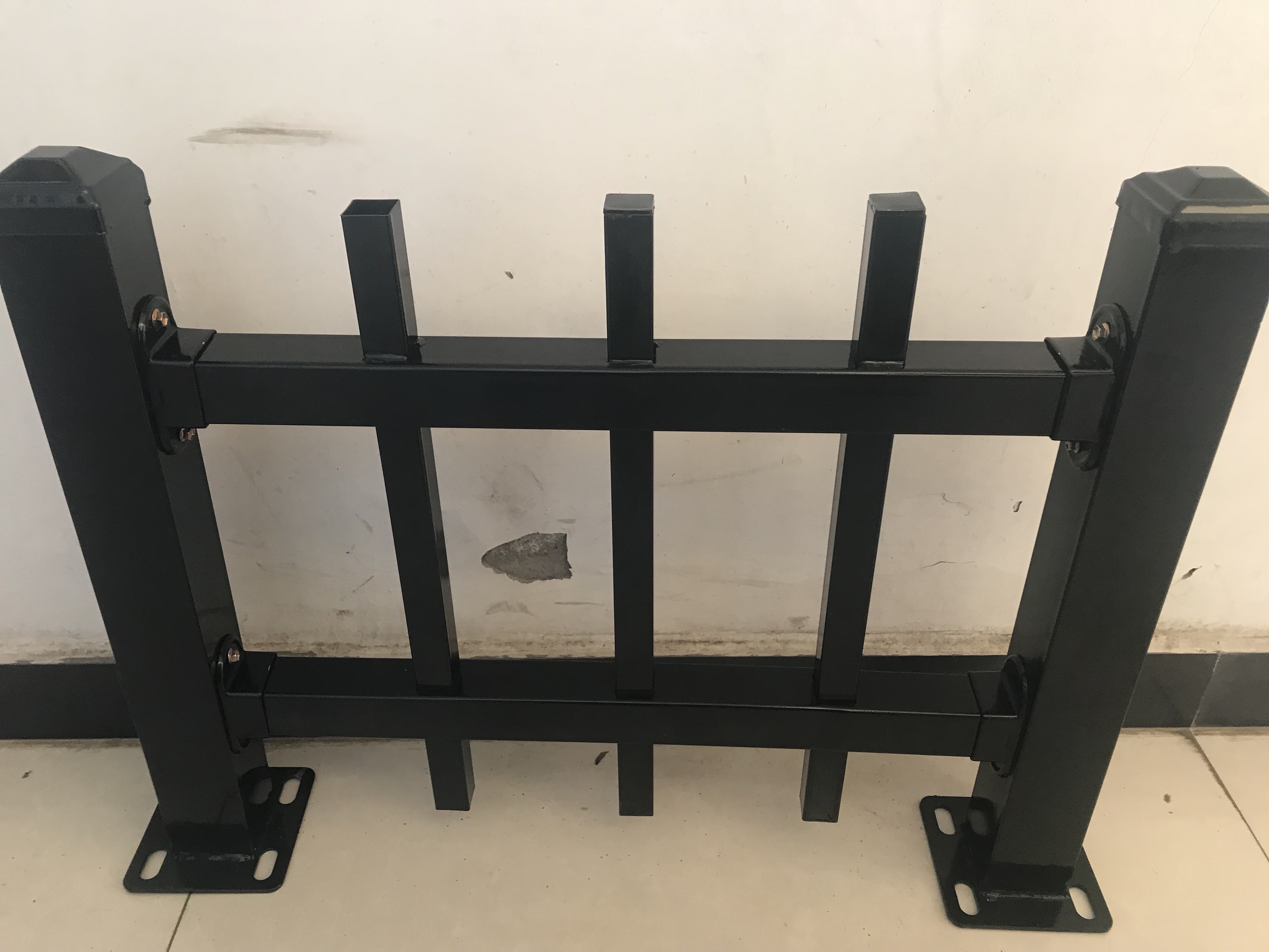 Flat top & bottom security tubular steel fencing 25mm x 25mm upright picket
