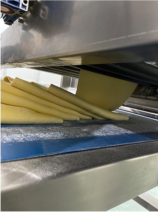 Commercial Puff Pastry Production Line Dough Sheets Pastry Laminating Machine