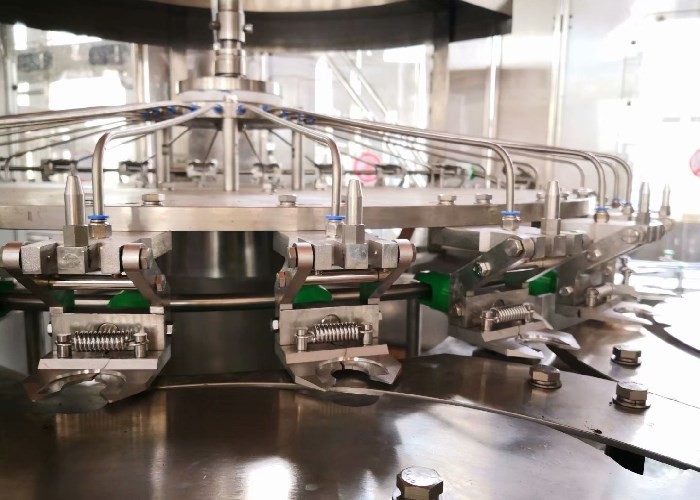 CIS 2000BPH Automatic Water Bottle Filling Machine SS304 Photoelectric Sensor