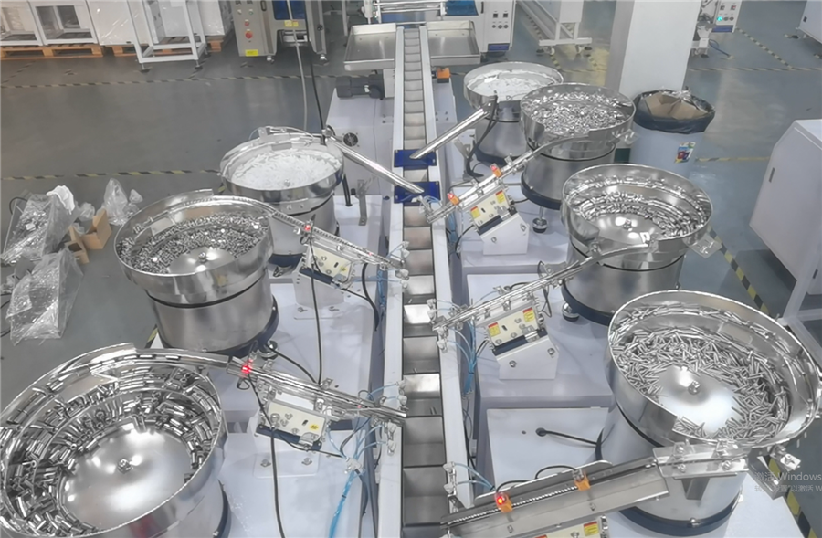 Xingke Automatic Vertical Hardware Metal Screw Weighing Pouch Bagging Packaging Machine for Fastener and Nails