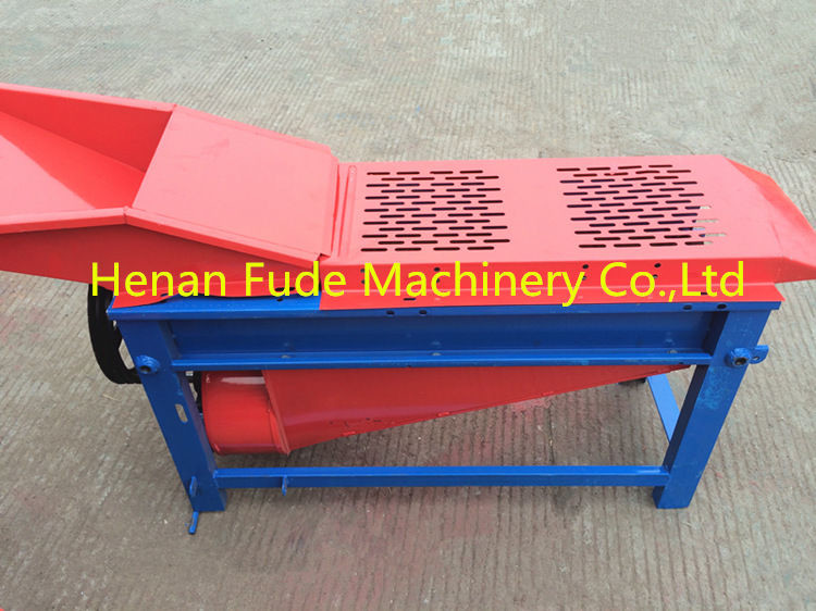 Corn husk sheller