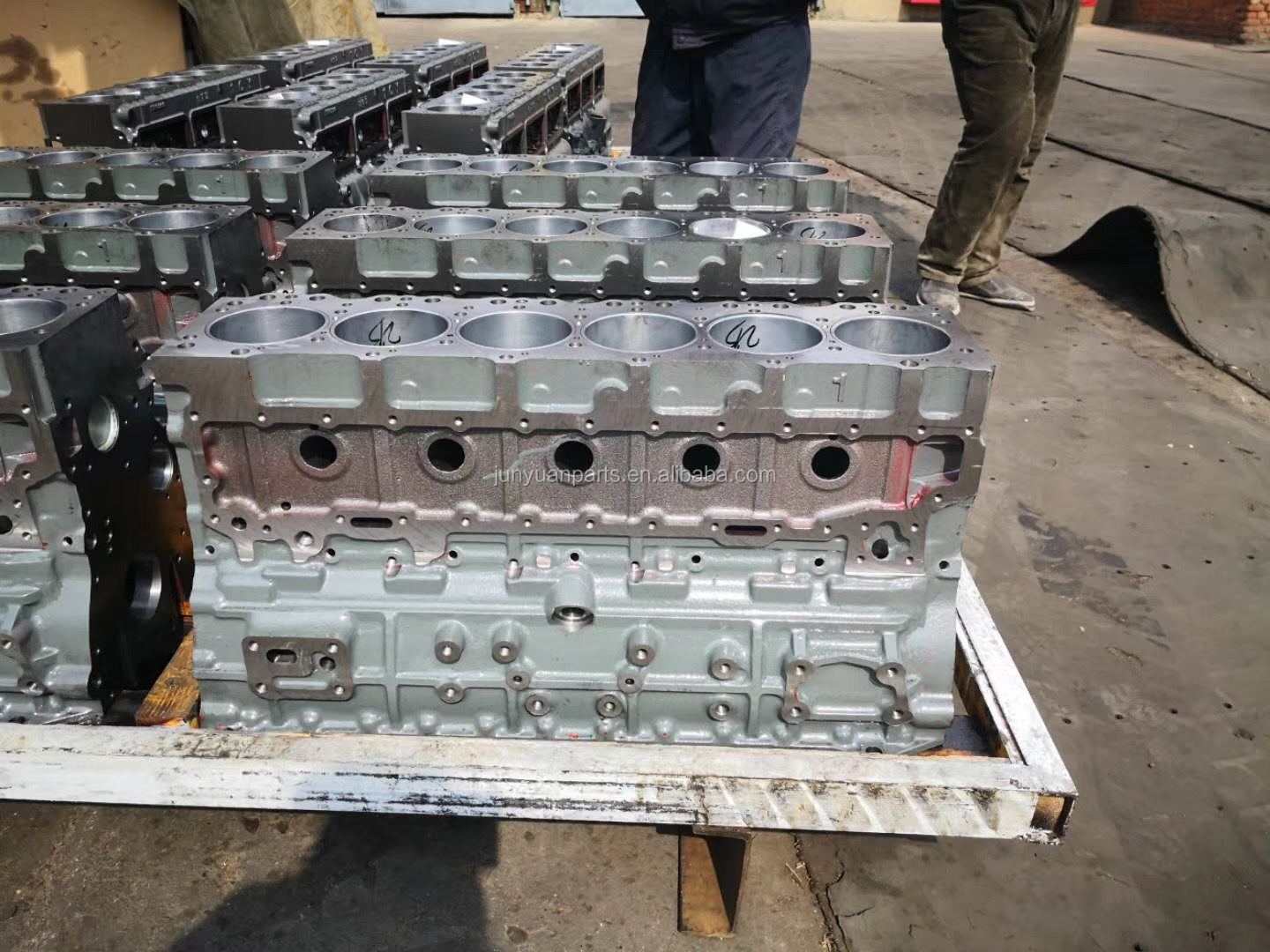 ZX200-5G ZX200-1 97778885 Cylinder Block Assy 1-11210444-8 for Machinery Repair Shops