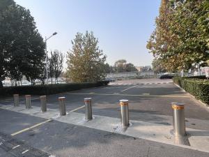China Physical Barriers Automatic Bollards For Driveways Traffic Management wholesale