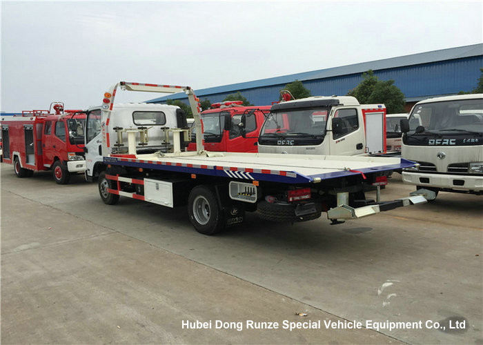FAW 3 Ton Road Wrecker Tow Truck / Transporter Recovery Truck With Crane EURO 5