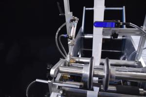China Semi-automatic round bottle labeling machine wholesale