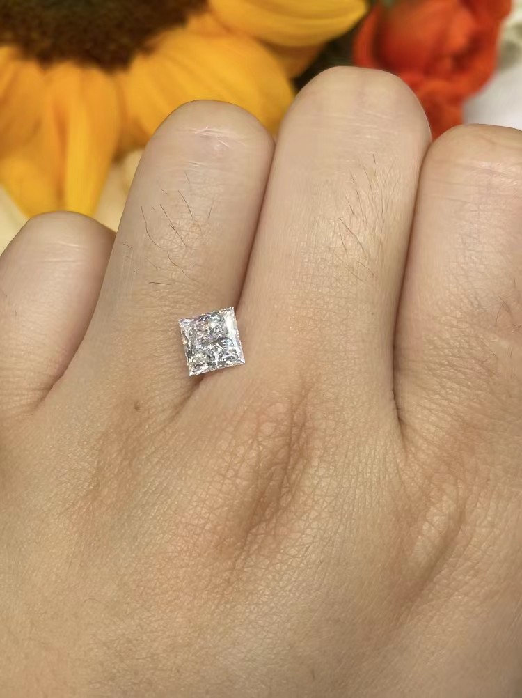 1-1.99Carat Colorless Loose Princess Cut Lab Grown Diamond Studs