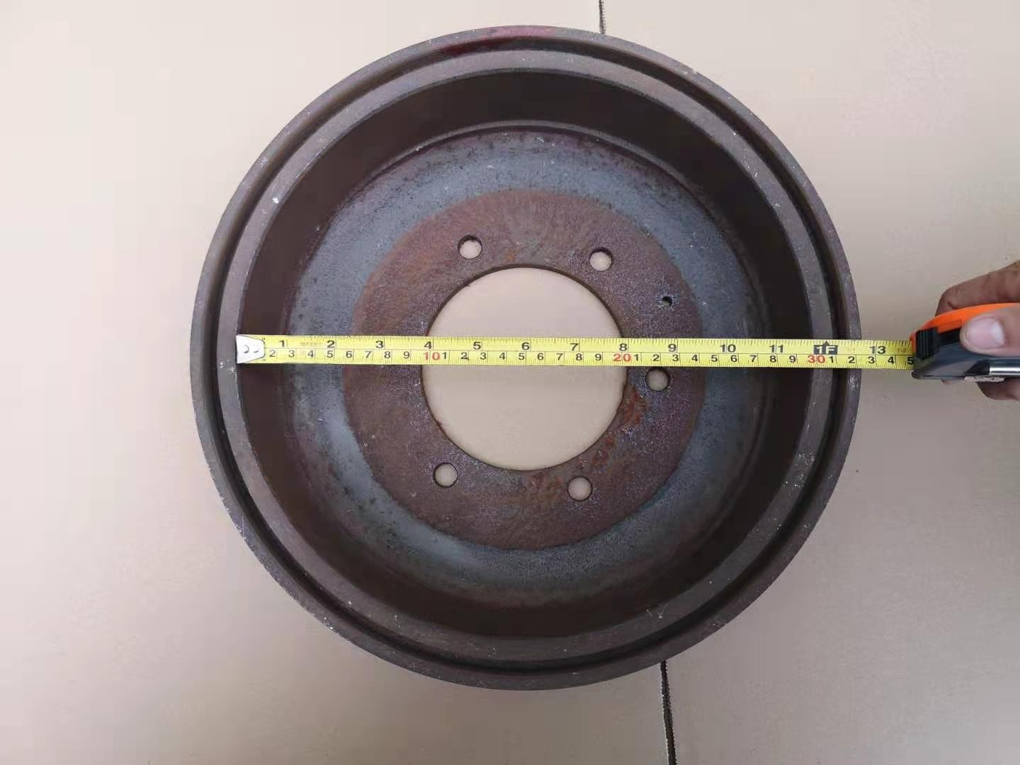 300mm Inner Diameter Brake Drum For ISUZU NKR Front Axle 8943350292 8943350290 Groove Around