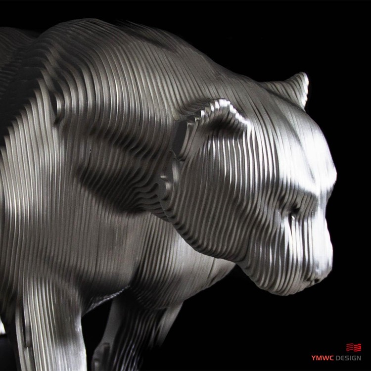 Regional Feature Europe Artistic Installation with Life-size Bronze Leopard Sculpture