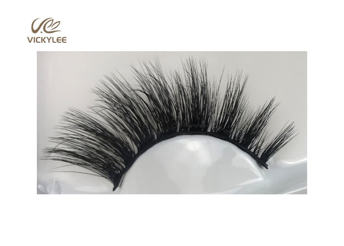 Fan Shaped OEM 18MM Hybrid Volume Eyelash Extensions