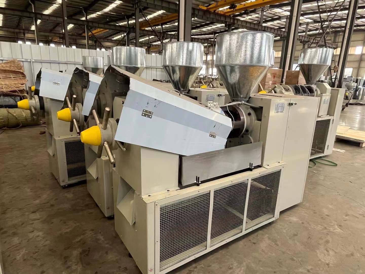 High Oil Yield Oil Processing Machines Oil Making Machine Hot Press Sunflower Seeds Oil