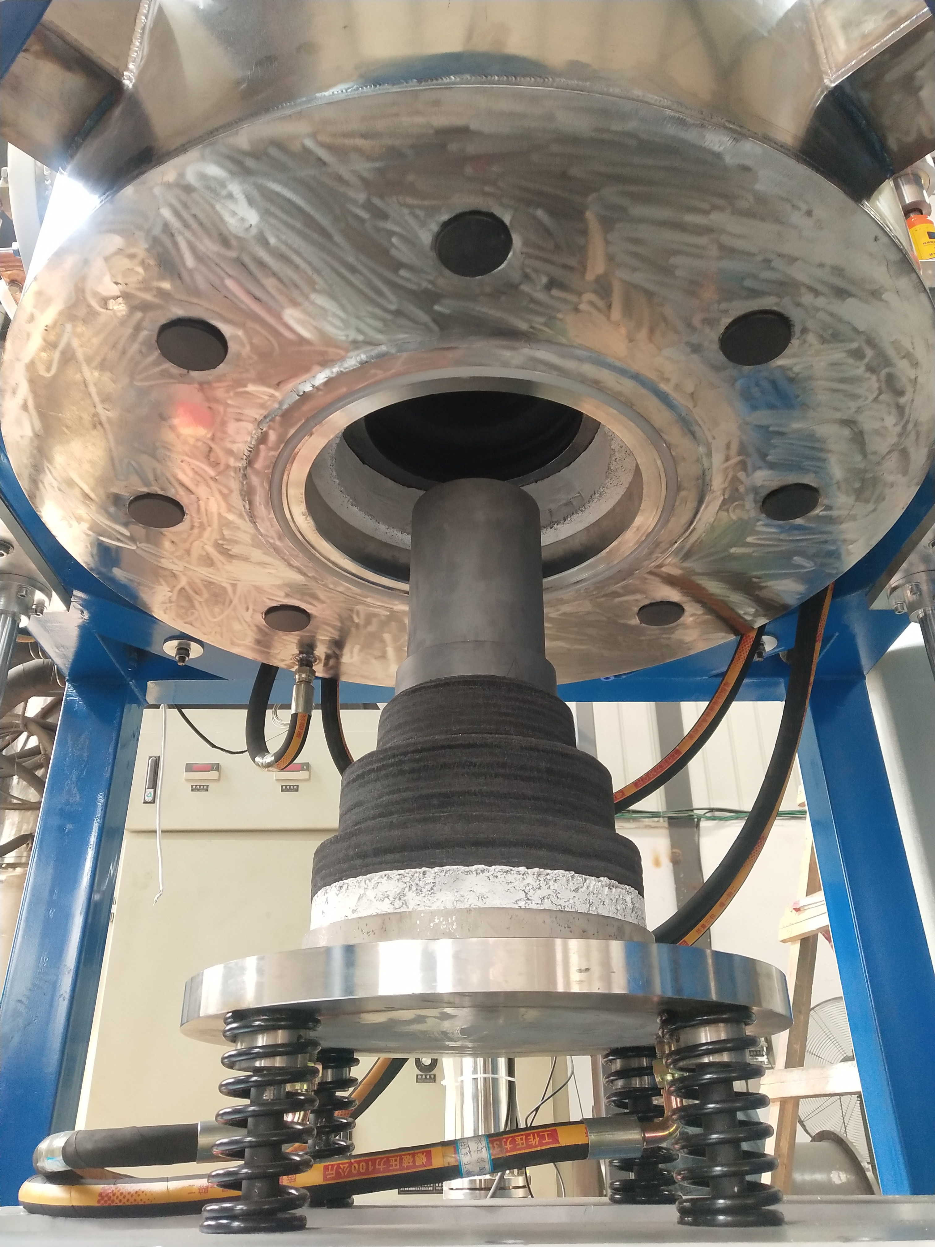 Vertical Vacuum Graphitization Furnace Induction Heating With Bottom Discharge Materials