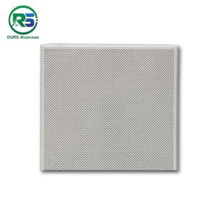 China Suspended White Clip In Metal Ceiling False Ceiling Tiles Hospital Decoration 600x600mm wholesale