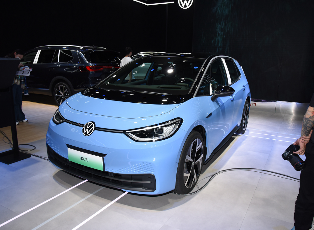 Volkswagen ID.3 Pure Electric Car with Ternary Lithium Battery Maximum Speed 160 km/h