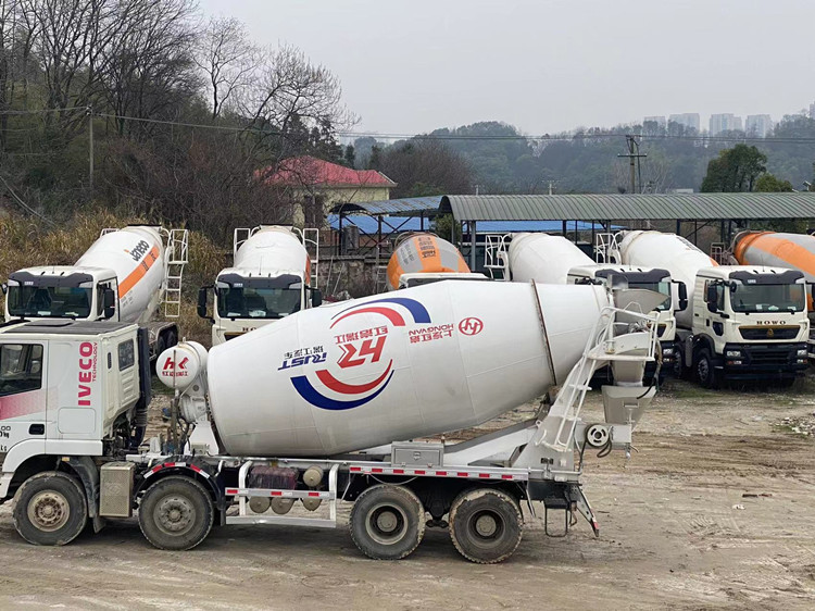 Sinotruck Howo Used Concrete Mixer Truck