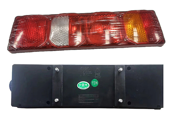 Sinotruk HOWO A7 Rear Tail Lamp Wg9925810002/Wg9925810001 LED Light
