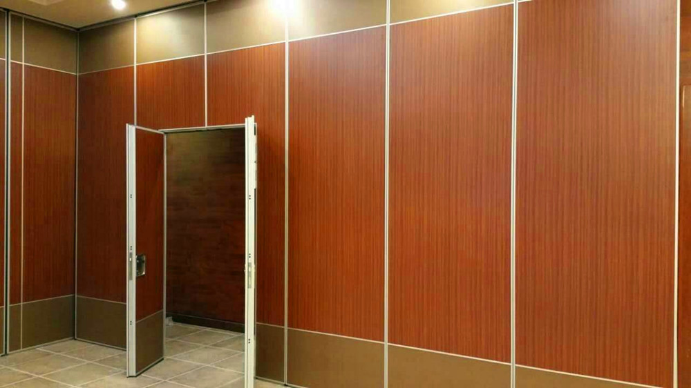 Soundproofing Foldable Wall Sliding Folding Door Partition Panel With Access Door