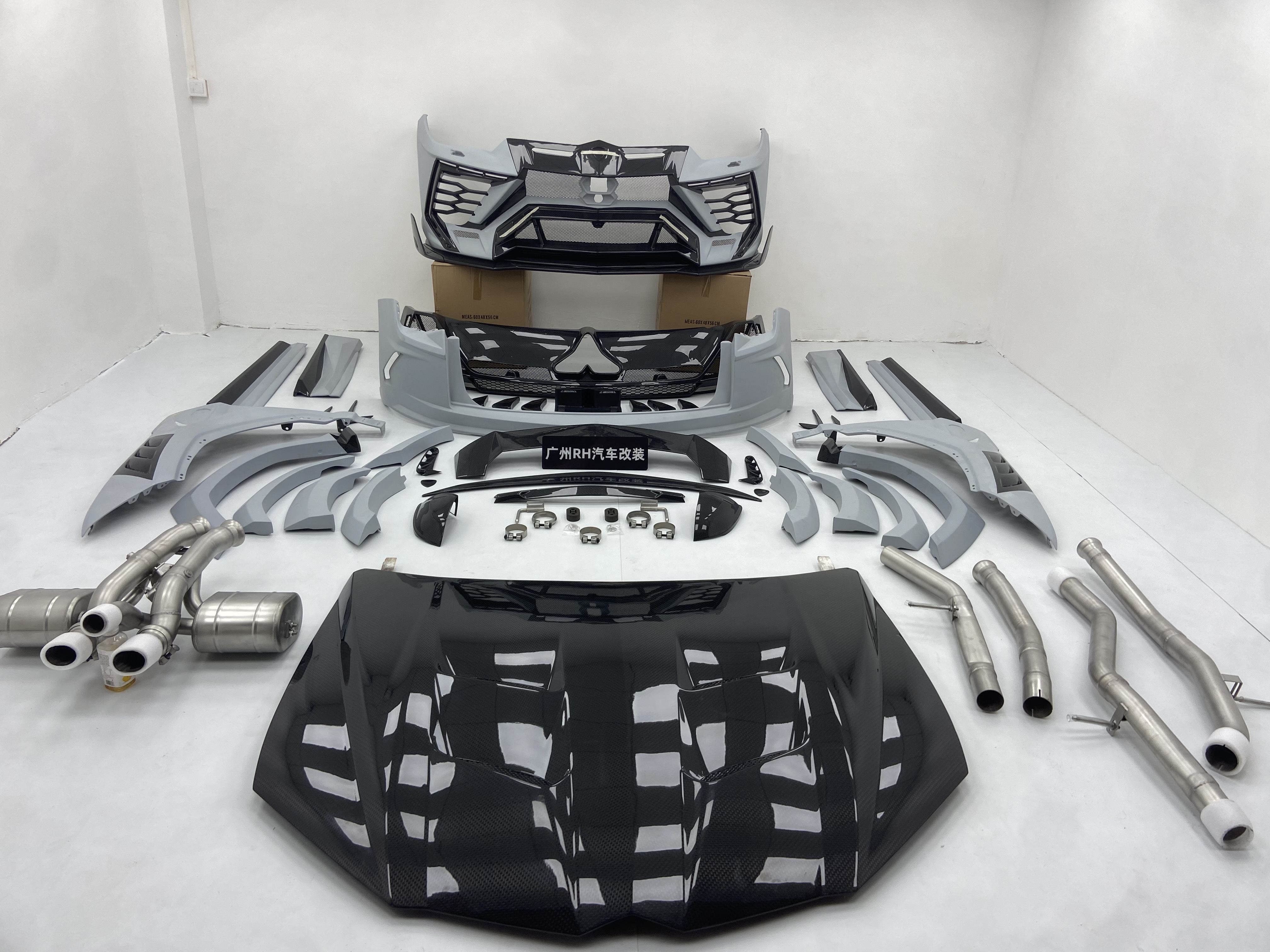New Lamborghini URUS Body MSY Style Front And Rear Bumper Car Auto Parts
