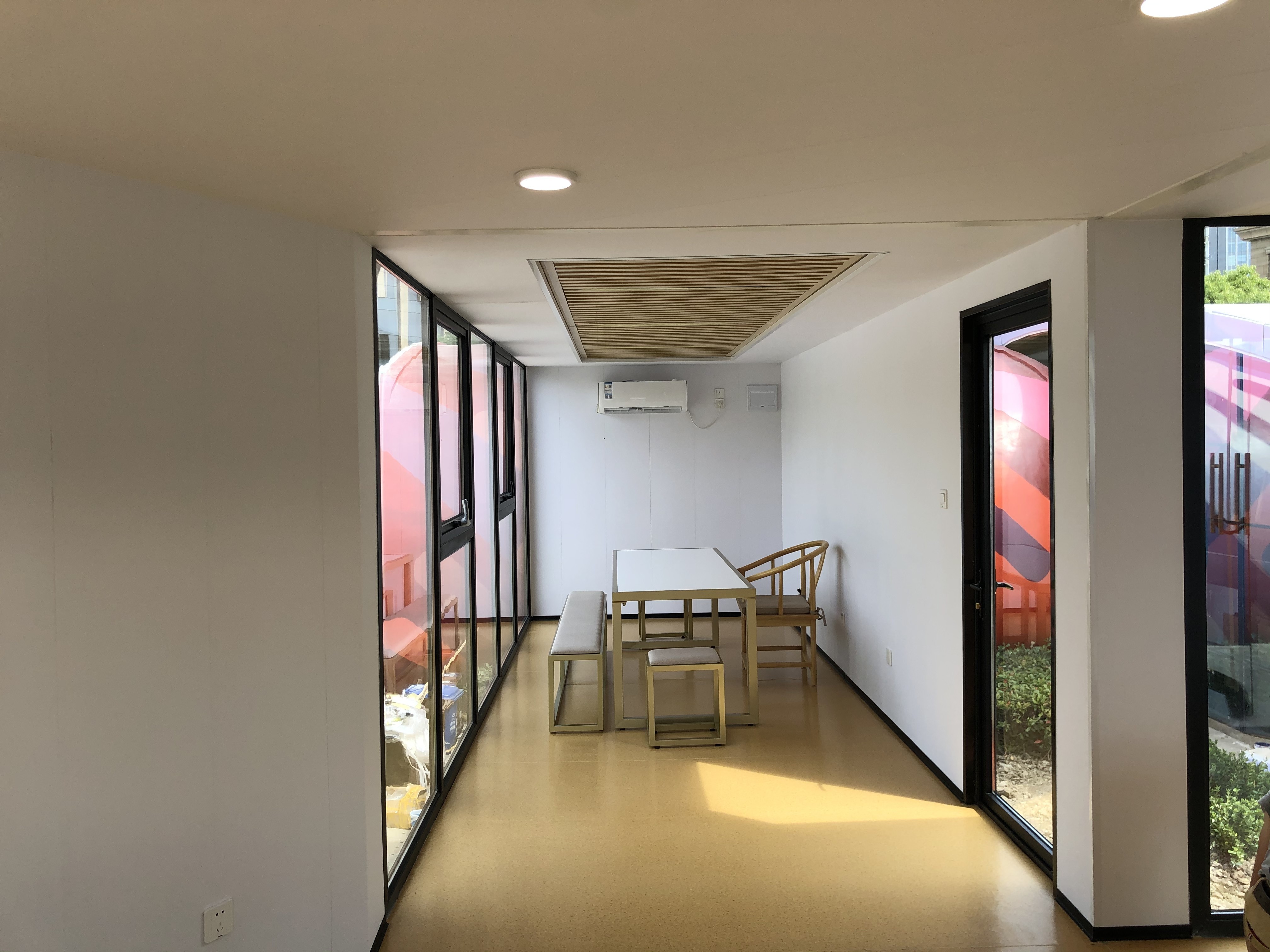 Tempered Glass Window 20ft Prefabricated Container Fast Construction
