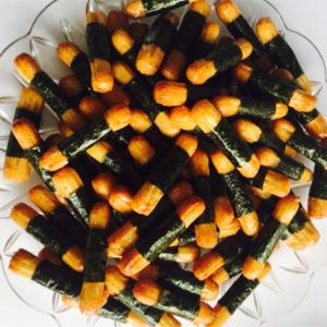 China Seaweed Rolled Rice Cracker Snacks Crispy Delicious Puffed Rice Snacks wholesale