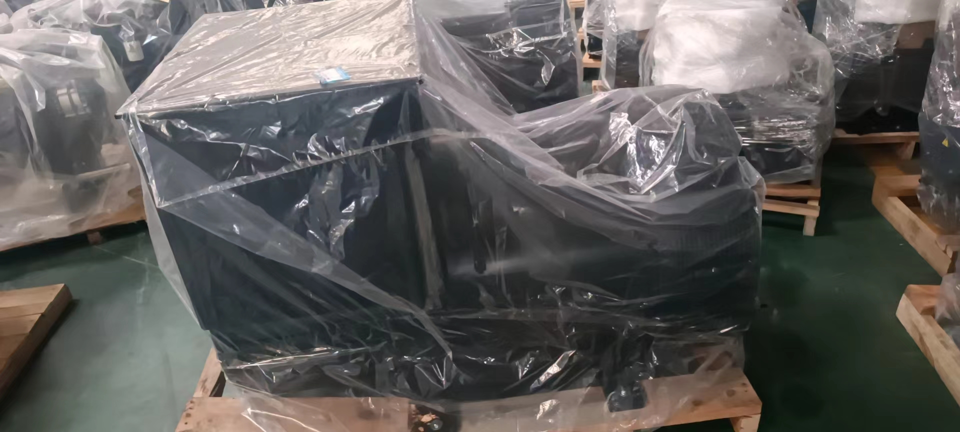 600KW Kangmingsi Generator Set with Soundproofed Soundbox and Direction Injection Engine