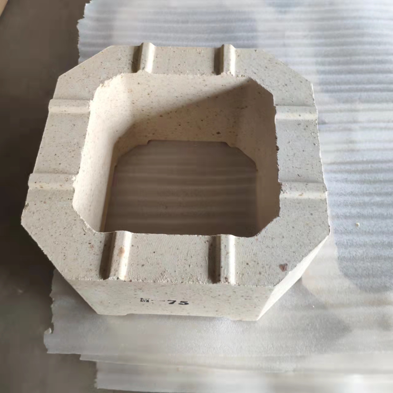 2.45-2.7g/cm3 Bulk Density Mullite Brick Castable and Mortar for Temperature Furnaces