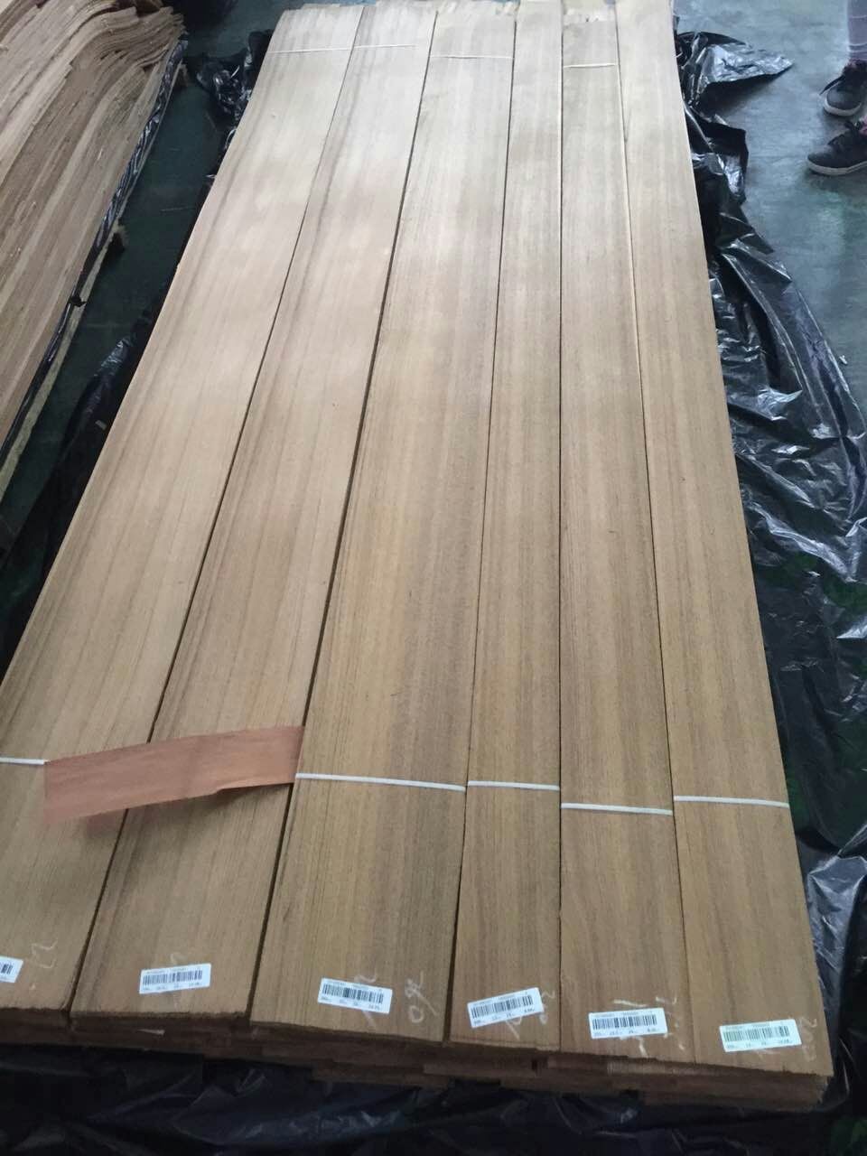 Teak Veneer Quarter Cut Burma Teak Natural Veneers Myanmar Teak Sliced Veneer for Interior Furniture Doors & Plywood