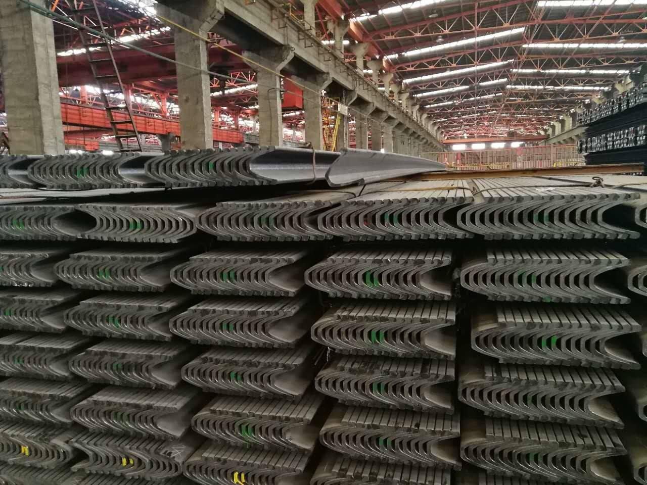 Hot Rolled U Beam Steel 20MnK / Q275 Material 122 - 171mm Outside Width