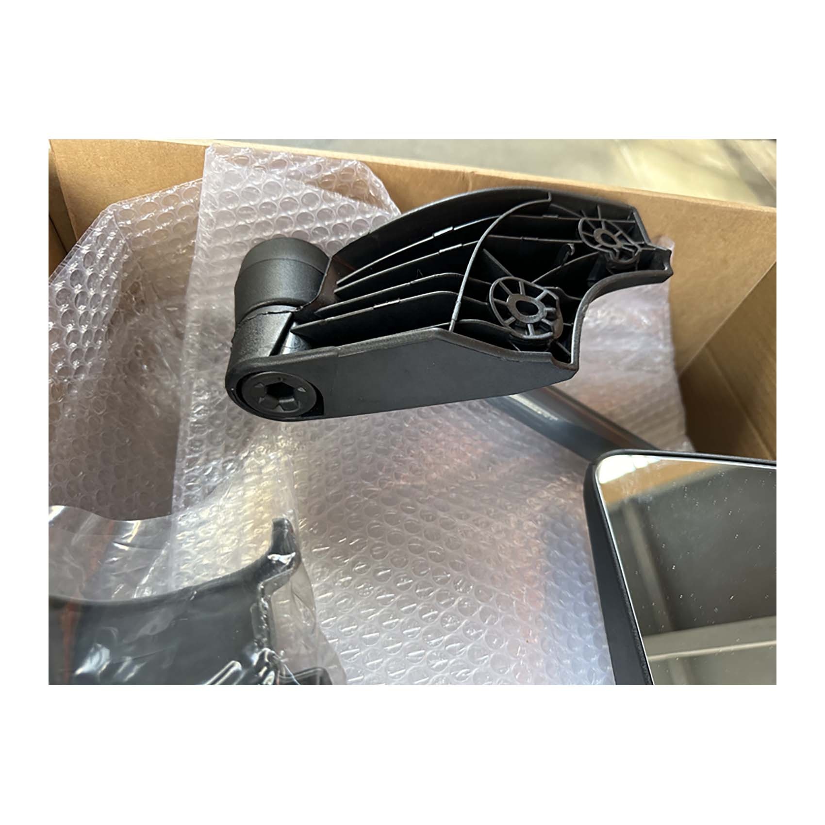 90cm * 44cm * 18cm 84214240 Right Rear View Mirror for Heavy Truck VO