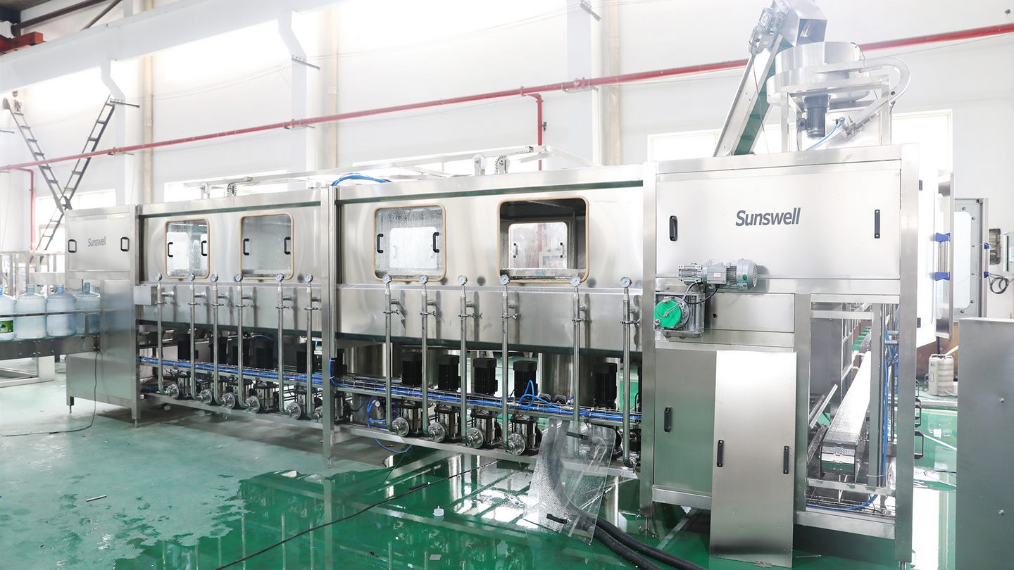 Stable Performance Rotary Carbonated Beverage Filling Machine CSD Soda Rinsing Filling Capping Machines for Glass Bottle