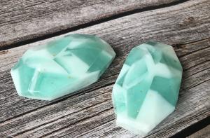 China Colorful Natural Ingredients Gem Beauty Soap Rock Shape Customized FDA Approved wholesale