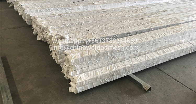 1.5m 1.8m 2.0m High Welded Mesh Fence Security With Spikes On Top