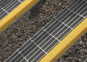 China Walkway Yellow Equivalent Nosing Hot Galvanized Steel Grating 30x5mm 30x100cm wholesale